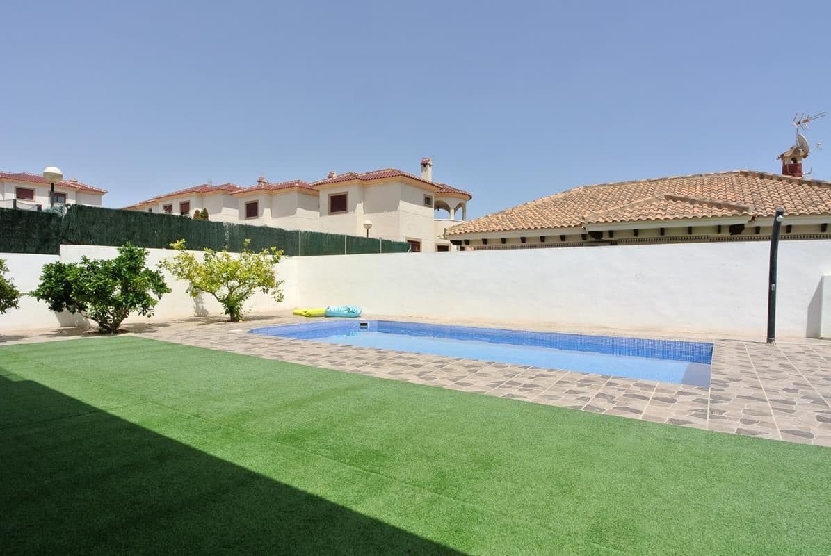 6 makuuhuone Huvila myytävänä paikassa San Fulgencio mukana uima-altaan 
autotalli - 699 000 € (Ref: 8438437)