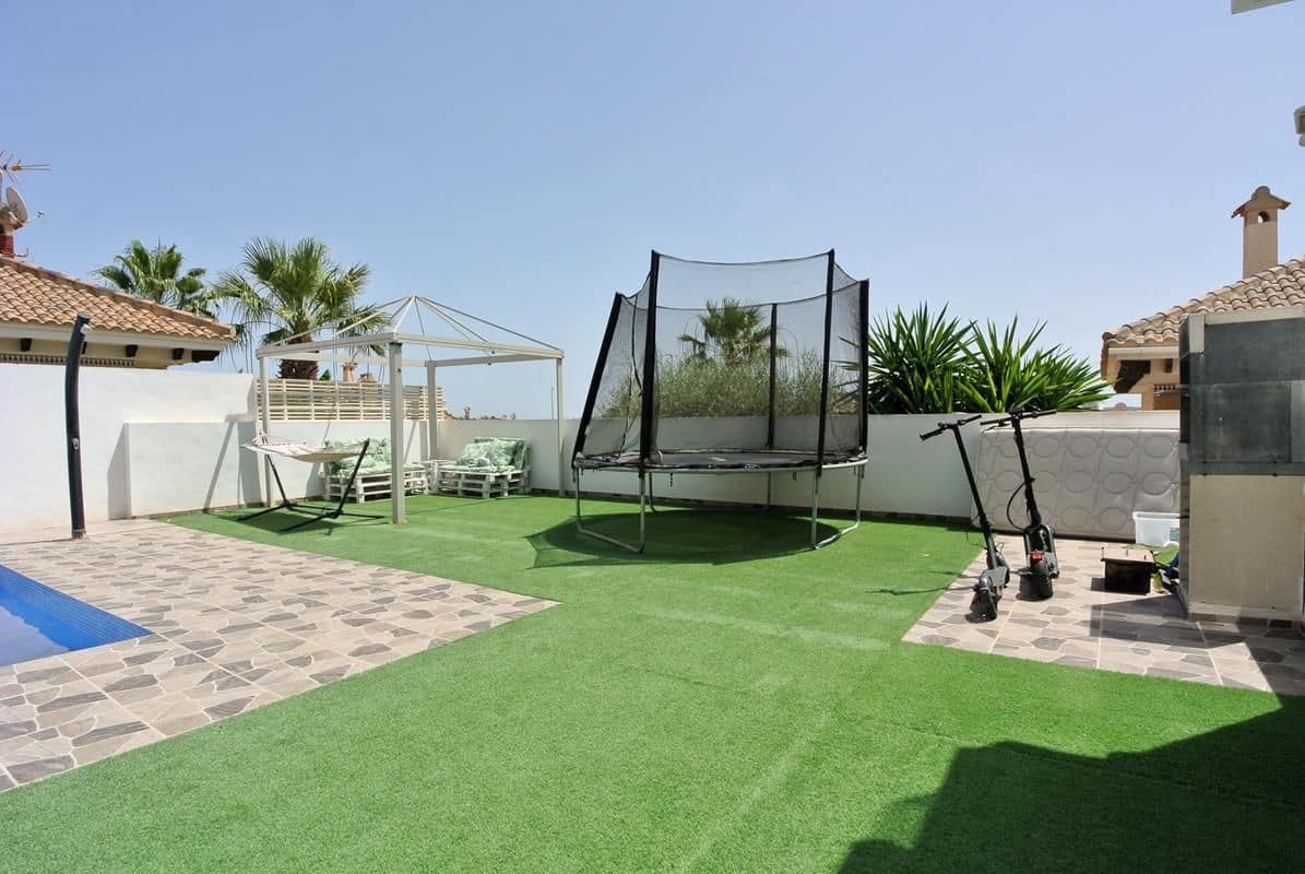 6 makuuhuone Huvila myytävänä paikassa San Fulgencio mukana uima-altaan 
autotalli - 699 000 € (Ref: 8438437)