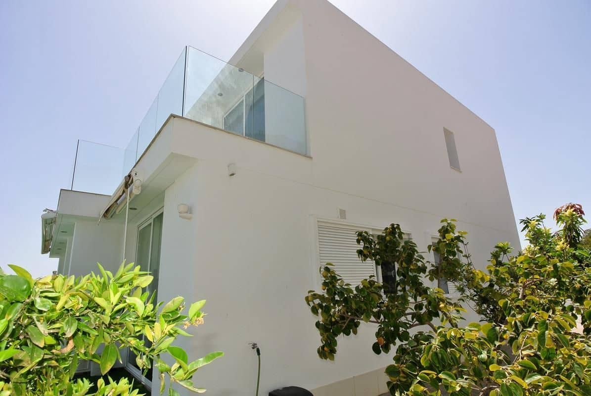 6 makuuhuone Huvila myytävänä paikassa San Fulgencio mukana uima-altaan 
autotalli - 699 000 € (Ref: 8438437)