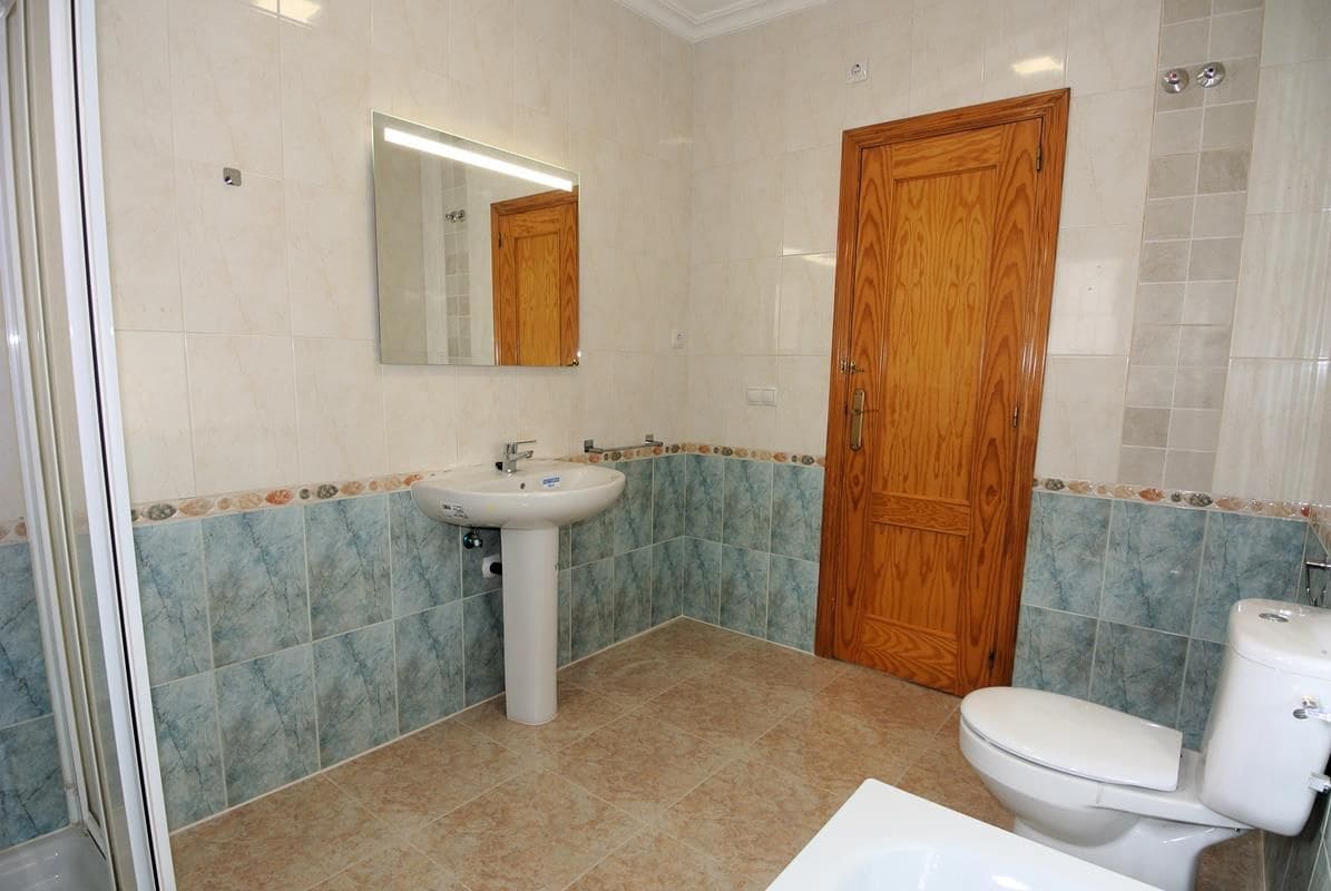 3 bedroom Villa for sale in Algorfa with pool - € 175,000 (Ref: 8741118)