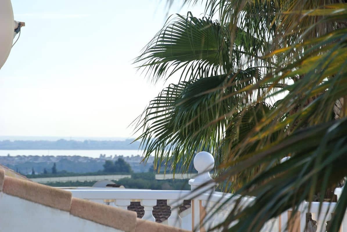 3 bedroom Villa for sale in Algorfa with pool - € 175,000 (Ref: 8741118)