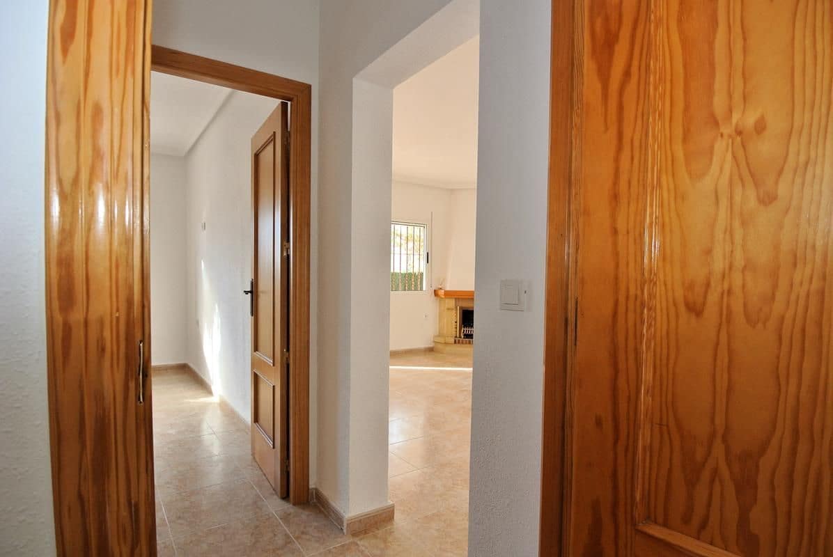 3 bedroom Villa for sale in Algorfa with pool - € 175,000 (Ref: 8741118)