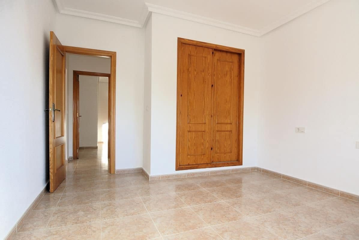 3 bedroom Villa for sale in Algorfa with pool - € 175,000 (Ref: 8741118)