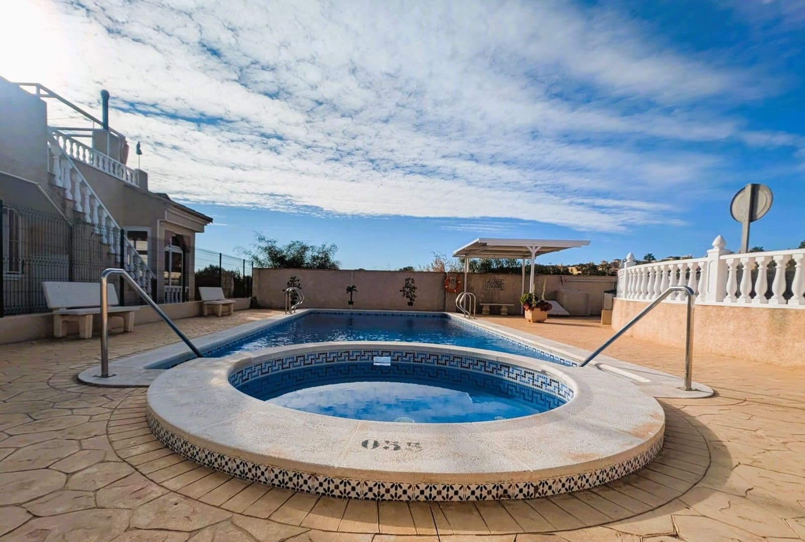 3 bedroom Villa for sale in Algorfa with pool - € 175,000 (Ref: 8741118)
