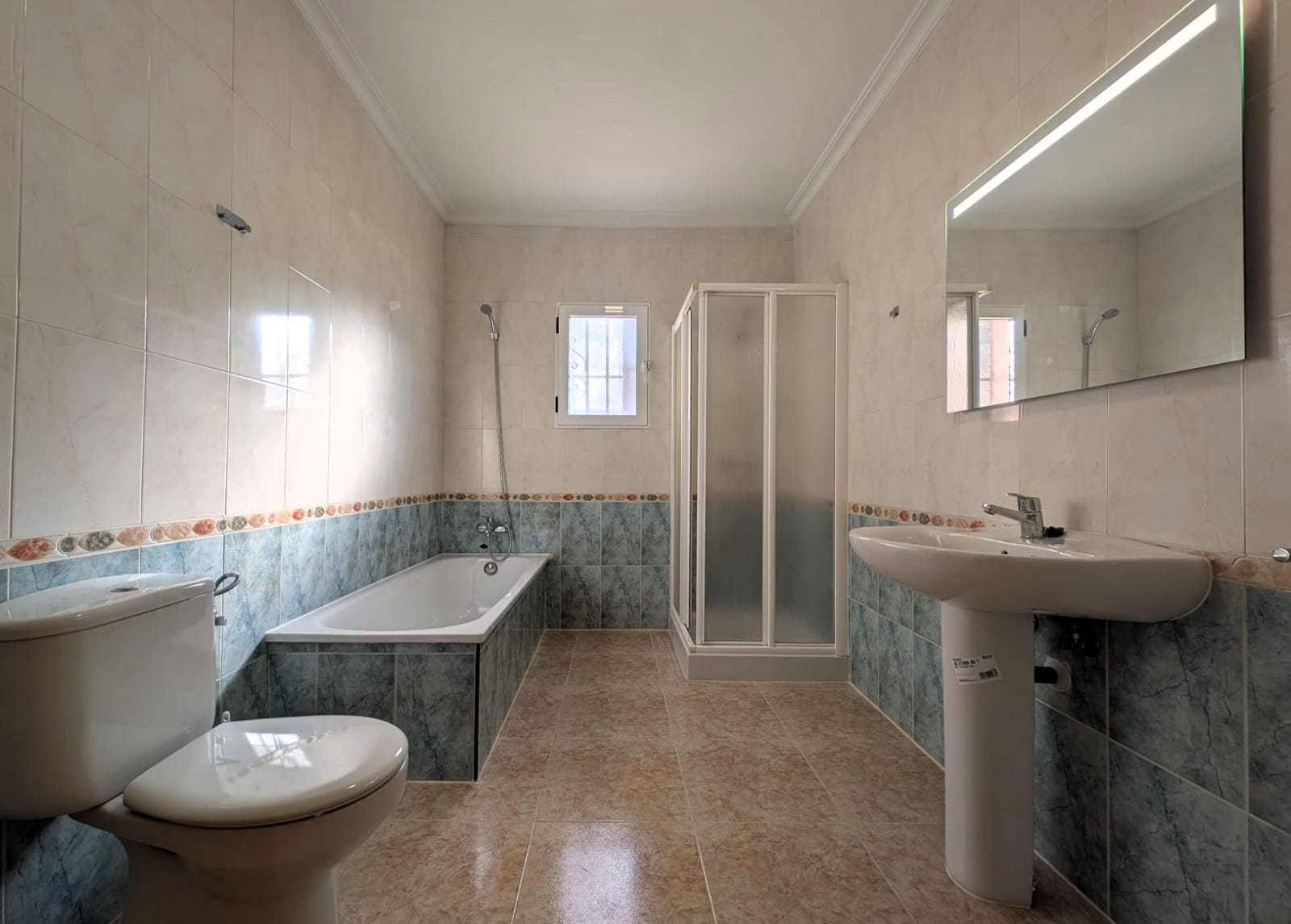 3 bedroom Villa for sale in Algorfa with pool - € 175,000 (Ref: 8741118)