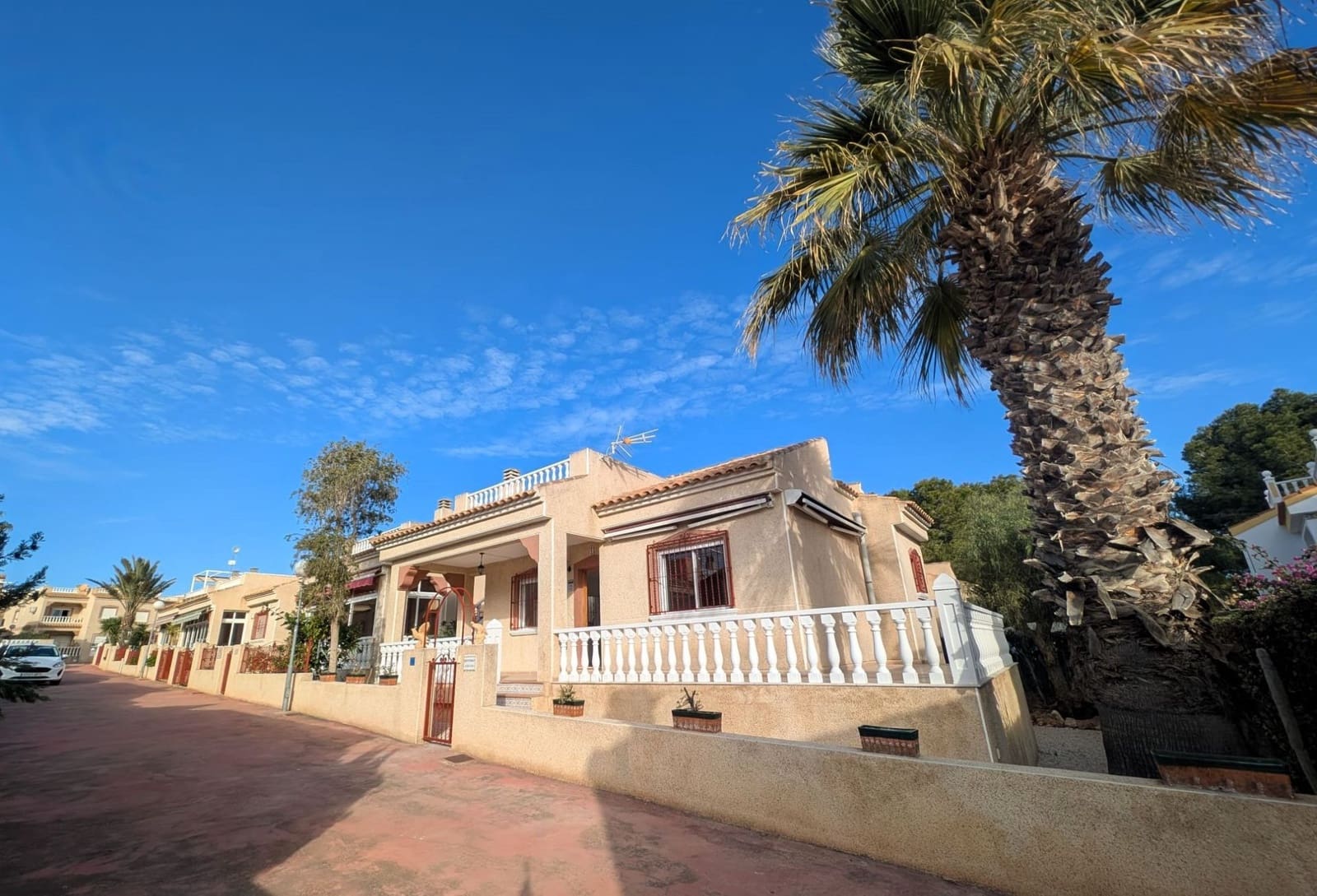 3 bedroom Villa for sale in Algorfa with pool - € 175,000 (Ref: 8741118)