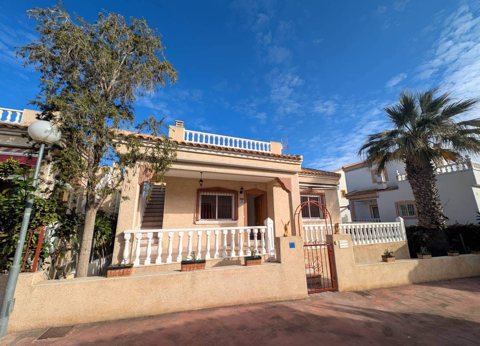 3 bedroom Villa for sale in Algorfa with pool - € 175,000 (Ref: 8741118)