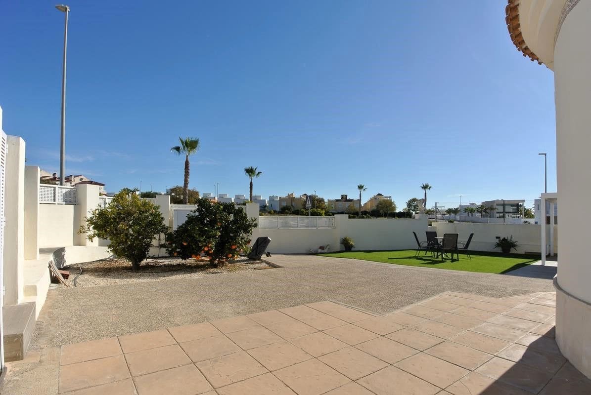 3 soverom Villa til salgs i San Fulgencio med svømmebasseng garasje - € 499 000 (Ref: 8817122)