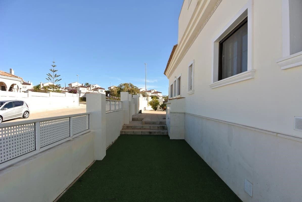 3 soverom Villa til salgs i San Fulgencio med svømmebasseng garasje - € 499 000 (Ref: 8817122)