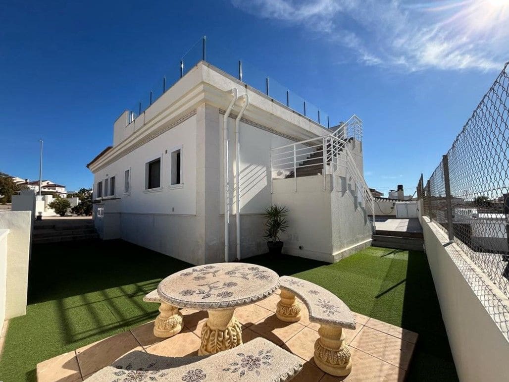 3 soverom Villa til salgs i San Fulgencio med svømmebasseng garasje - € 499 000 (Ref: 8817122)