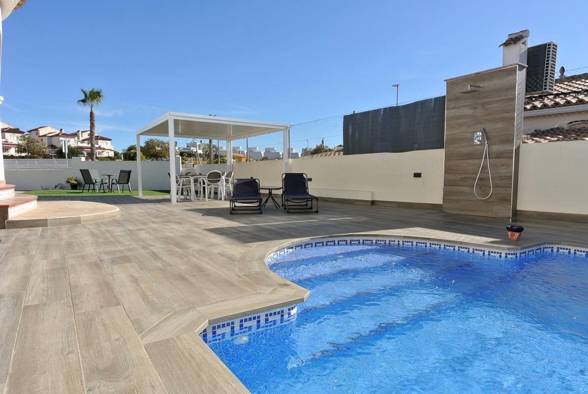 3 soverom Villa til salgs i San Fulgencio med svømmebasseng garasje - € 499 000 (Ref: 8817122)