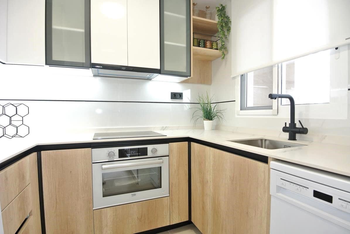 2 slaapkamer Appartement te koop in Torrevieja met zwembad - € 359.900 (Ref: 9088484)