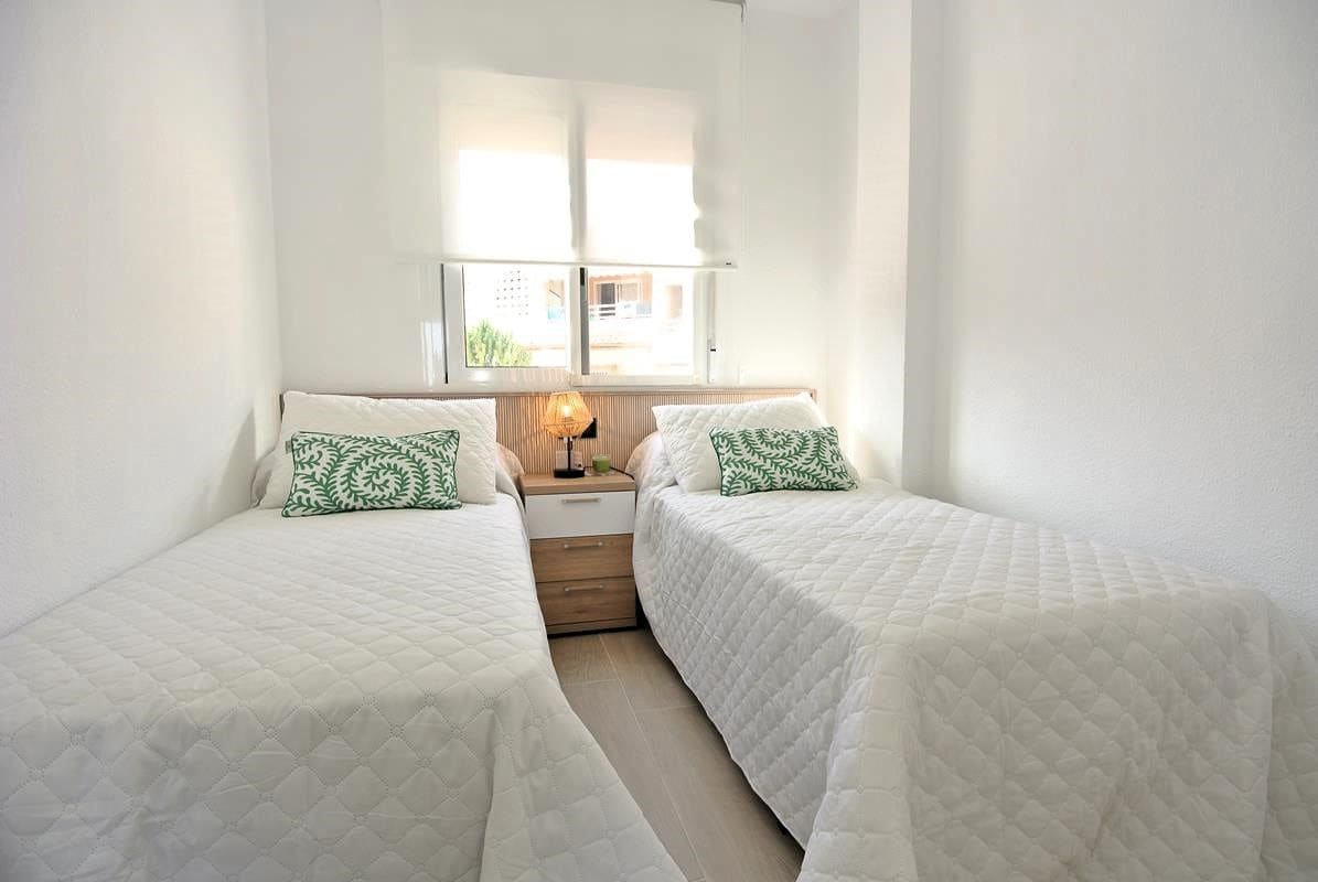 2 slaapkamer Appartement te koop in Torrevieja met zwembad - € 359.900 (Ref: 9088484)