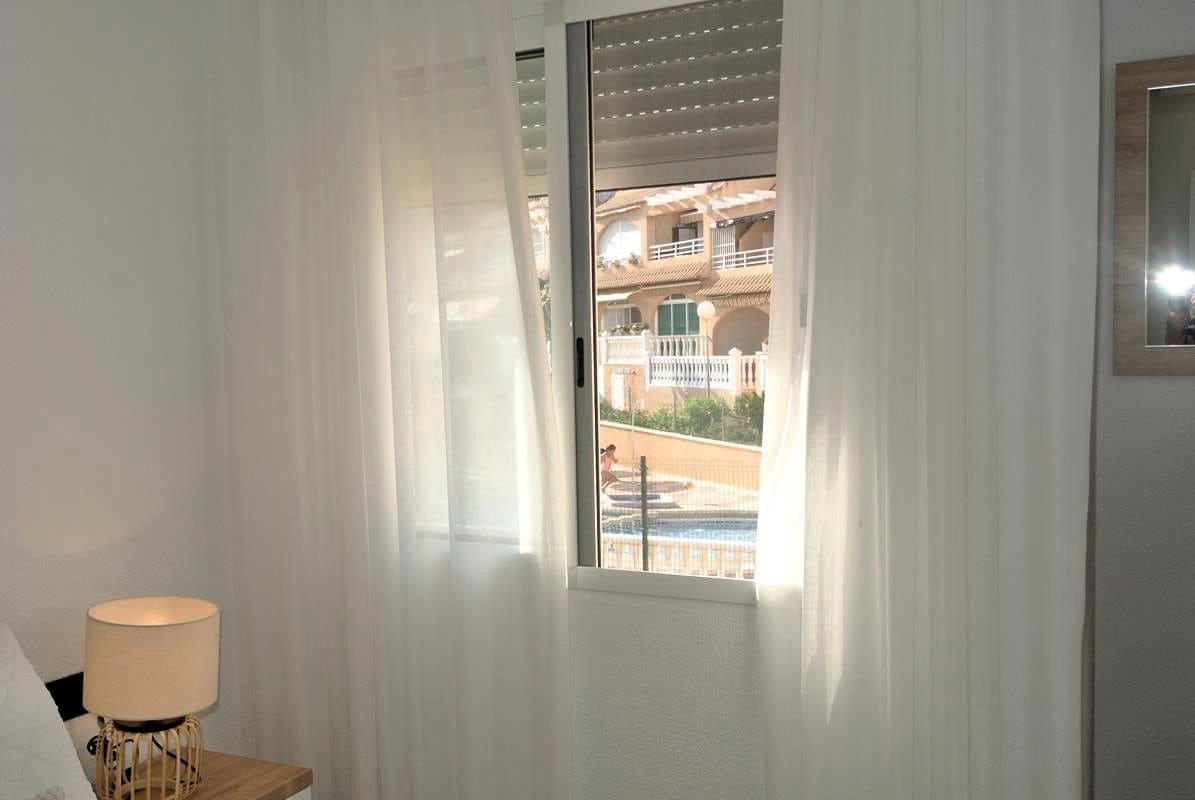 2 slaapkamer Appartement te koop in Torrevieja met zwembad - € 359.900 (Ref: 9088484)