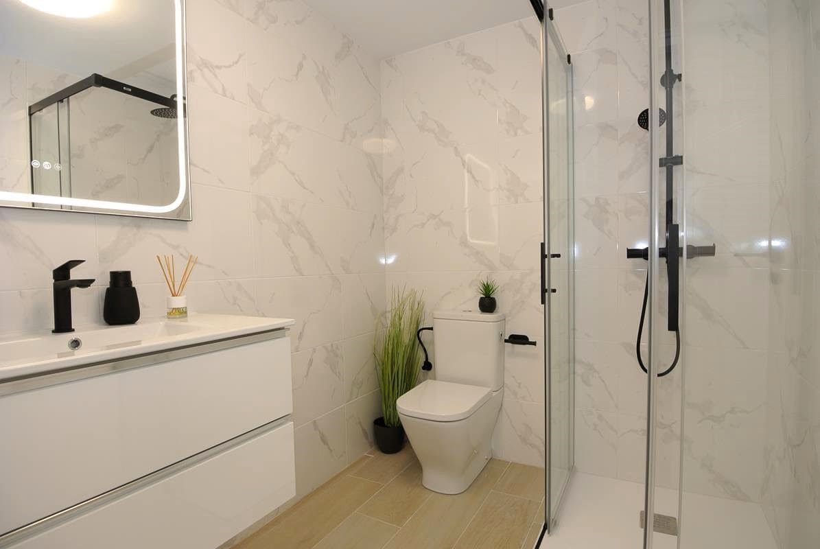 2 slaapkamer Appartement te koop in Torrevieja met zwembad - € 359.900 (Ref: 9088484)