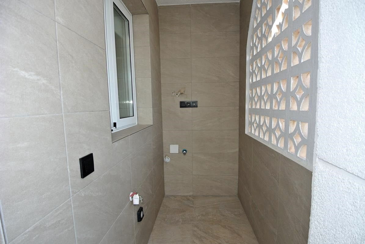 2 slaapkamer Appartement te koop in Torrevieja met zwembad - € 359.900 (Ref: 9088484)