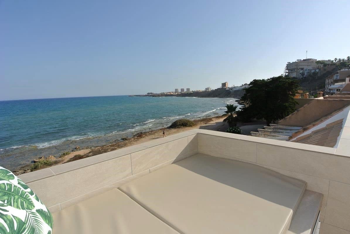 2 slaapkamer Appartement te koop in Torrevieja met zwembad - € 359.900 (Ref: 9088484)