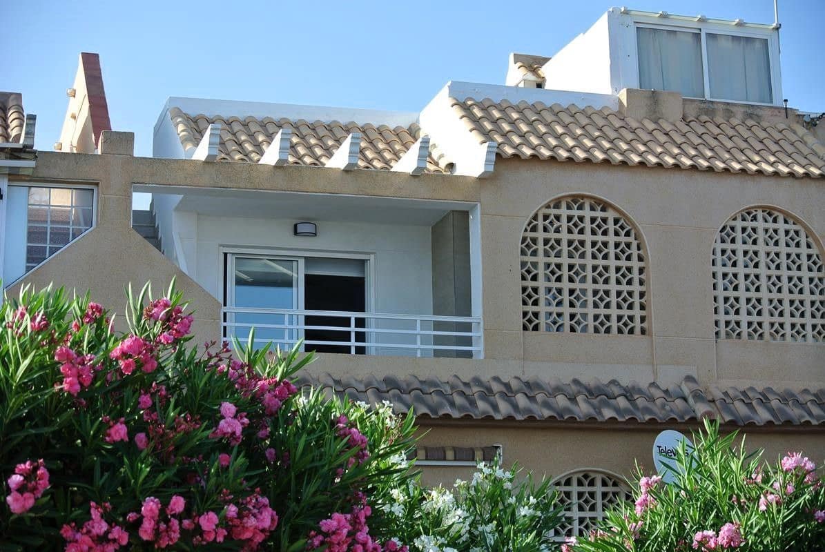 2 slaapkamer Appartement te koop in Torrevieja met zwembad - € 359.900 (Ref: 9088484)