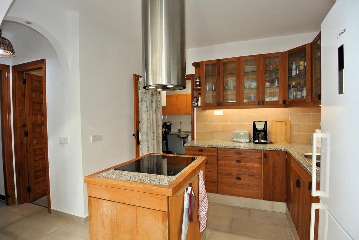 2 slaapkamer Halfvrijstaande villa te koop in Orihuela Costa - € 198.900 (Ref: 9185036)