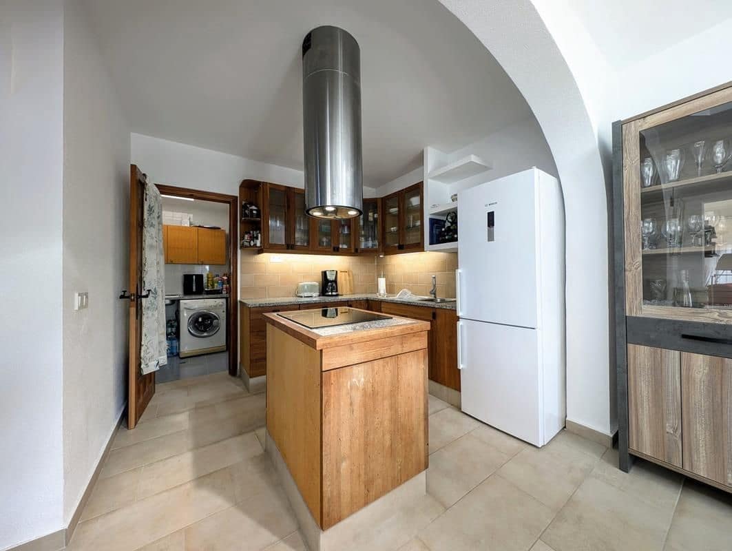 2 slaapkamer Halfvrijstaande villa te koop in Orihuela Costa - € 198.900 (Ref: 9185036)