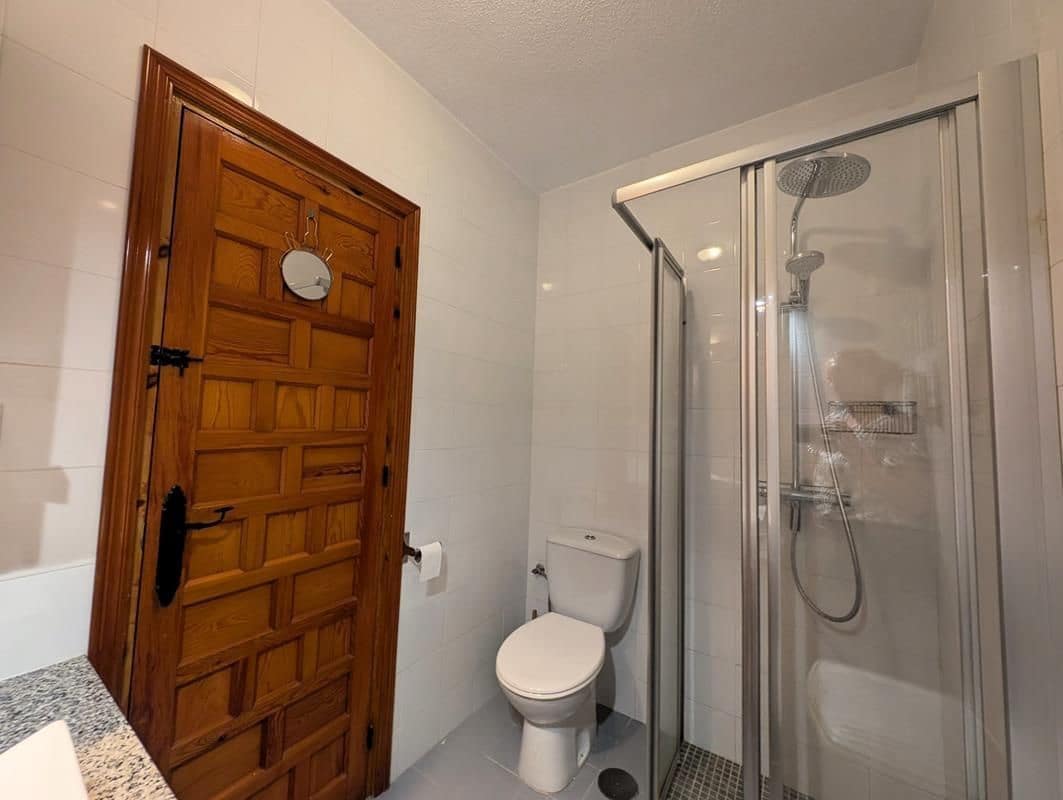 2 slaapkamer Halfvrijstaande villa te koop in Orihuela Costa - € 198.900 (Ref: 9185036)