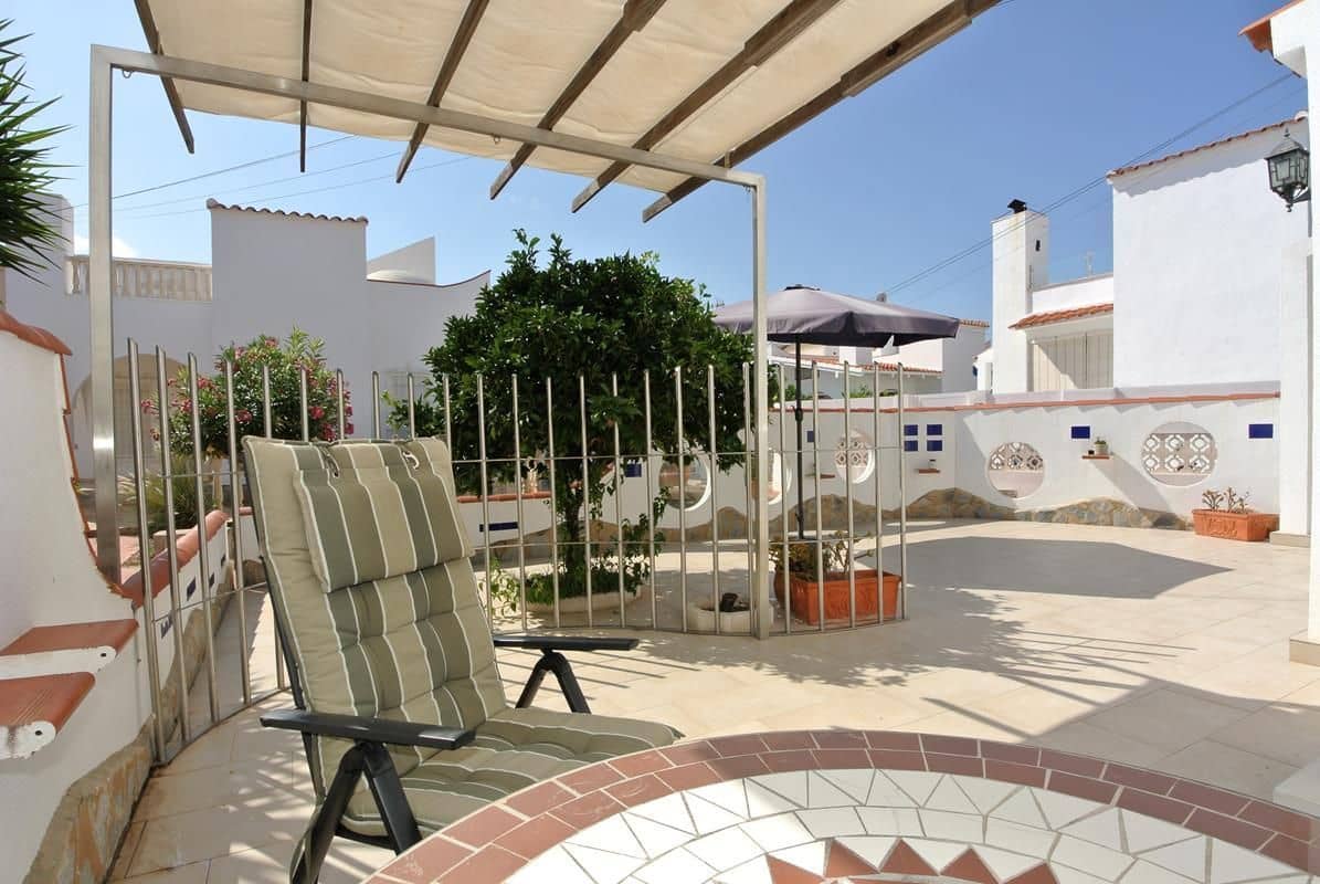 2 slaapkamer Halfvrijstaande villa te koop in Orihuela Costa - € 198.900 (Ref: 9185036)