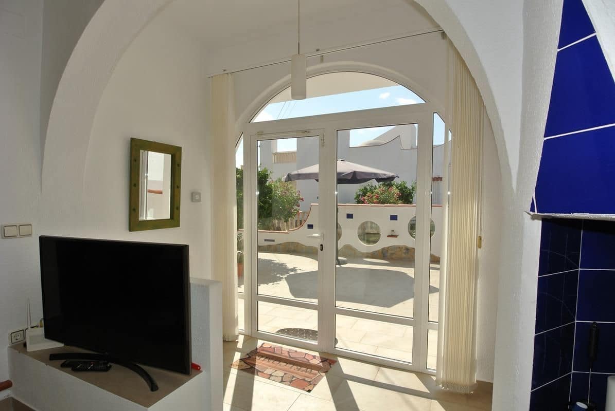 2 slaapkamer Halfvrijstaande villa te koop in Orihuela Costa - € 198.900 (Ref: 9185036)