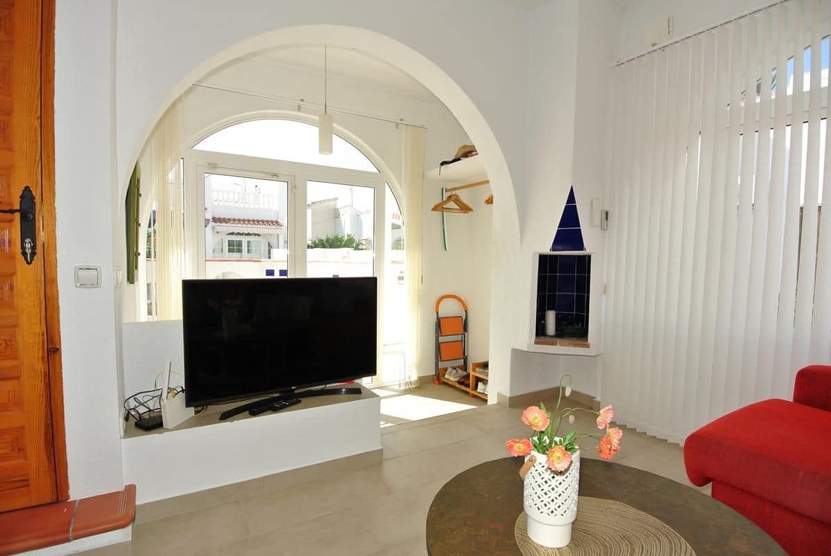 2 slaapkamer Halfvrijstaande villa te koop in Orihuela Costa - € 198.900 (Ref: 9185036)