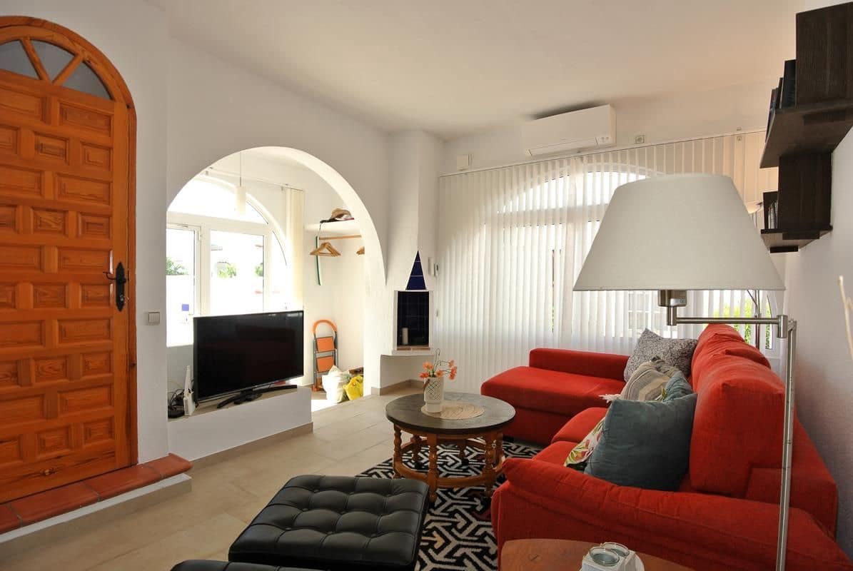 2 slaapkamer Halfvrijstaande villa te koop in Orihuela Costa - € 198.900 (Ref: 9185036)