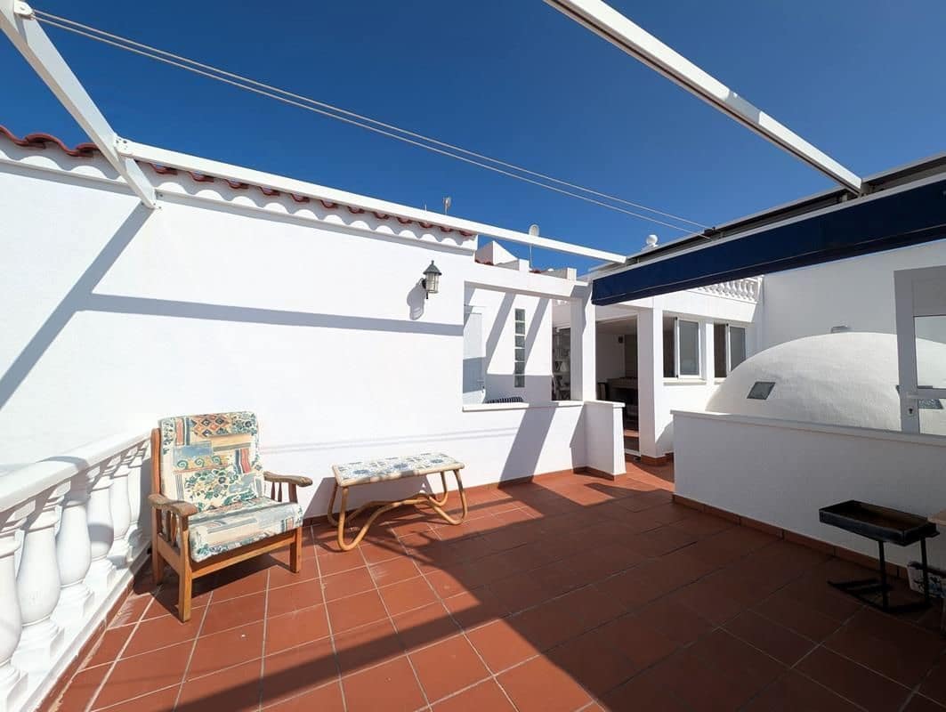 2 slaapkamer Halfvrijstaande villa te koop in Orihuela Costa - € 198.900 (Ref: 9185036)