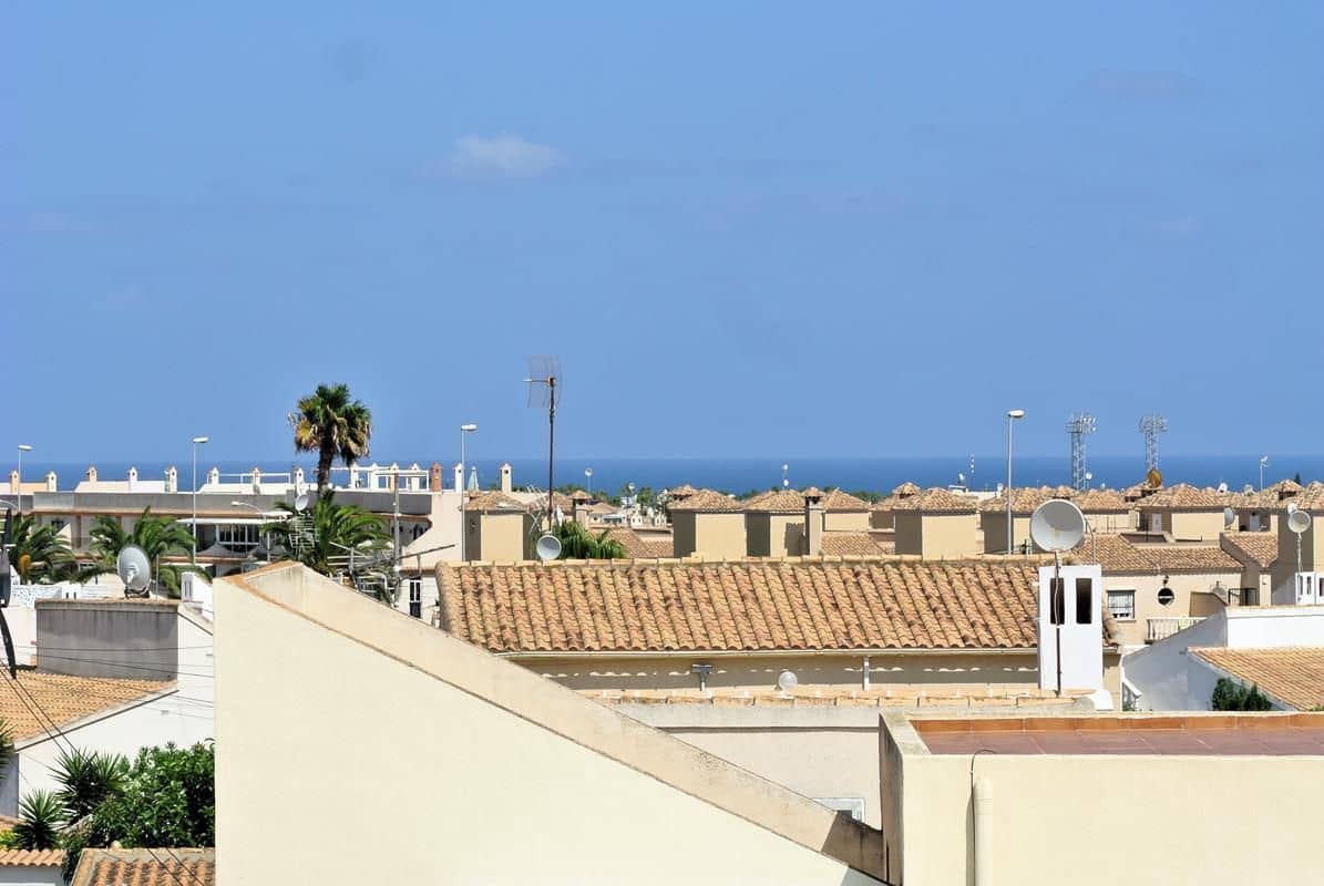 2 slaapkamer Halfvrijstaande villa te koop in Orihuela Costa - € 198.900 (Ref: 9185036)