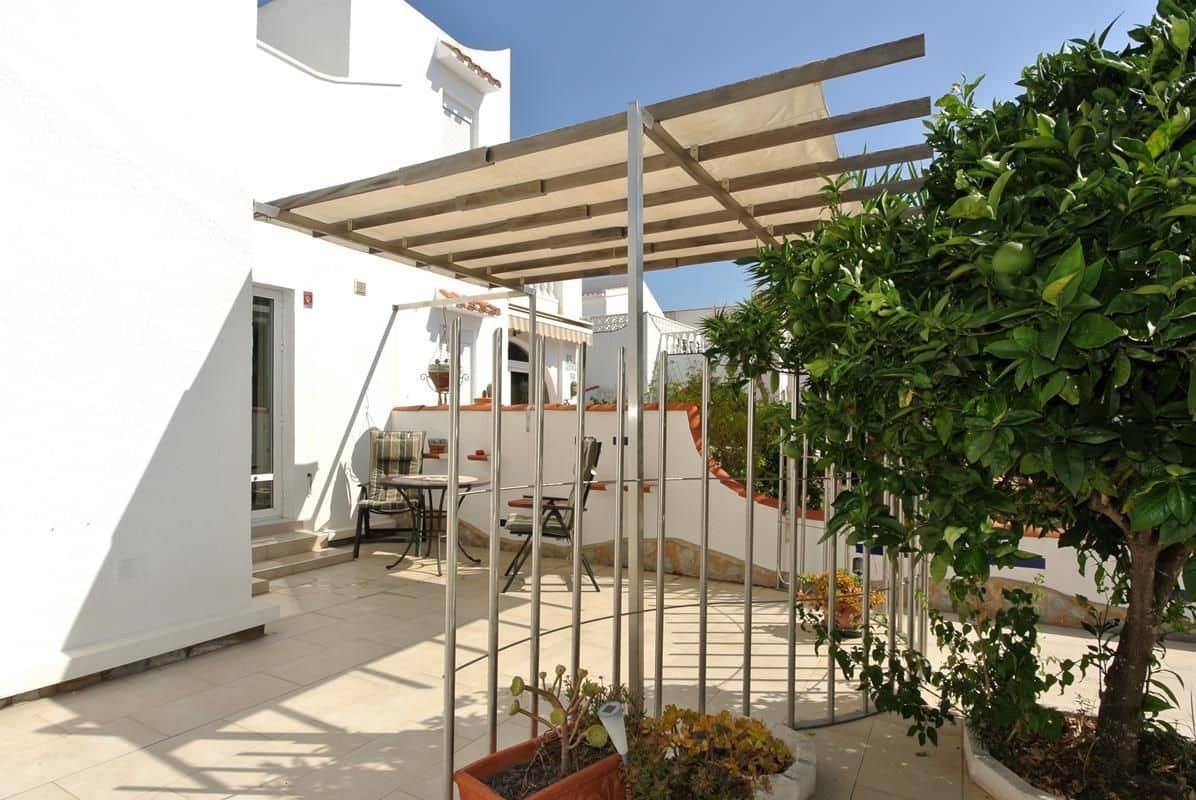 2 slaapkamer Halfvrijstaande villa te koop in Orihuela Costa - € 198.900 (Ref: 9185036)