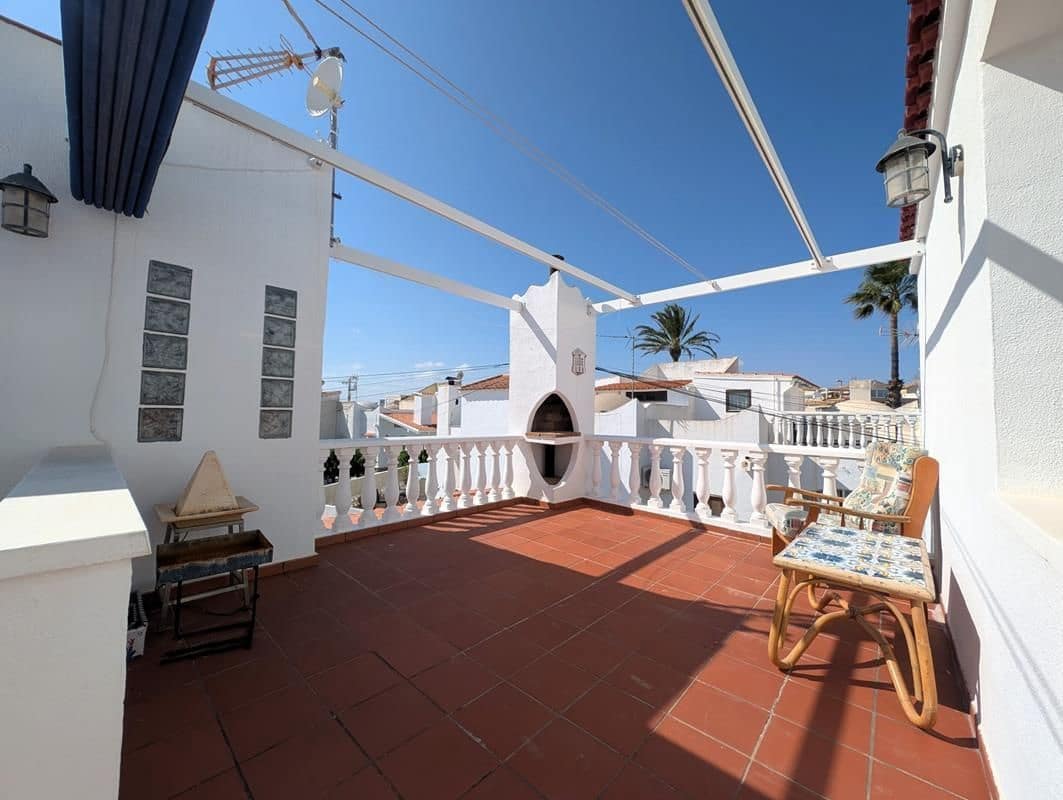 2 slaapkamer Halfvrijstaande villa te koop in Orihuela Costa - € 198.900 (Ref: 9185036)