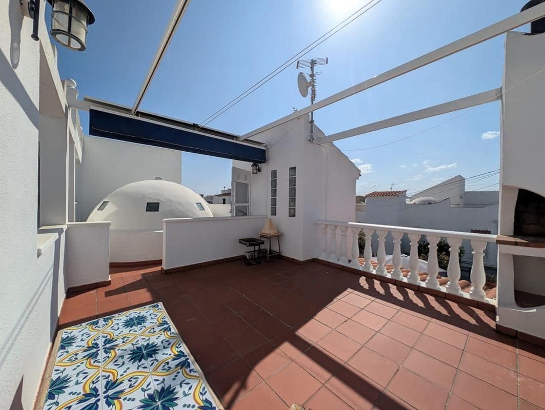 2 slaapkamer Halfvrijstaande villa te koop in Orihuela Costa - € 198.900 (Ref: 9185036)