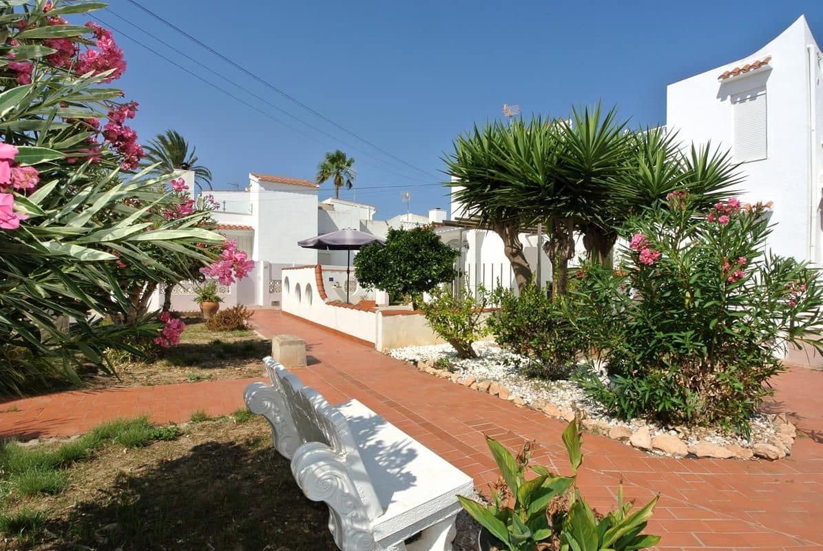 2 slaapkamer Halfvrijstaande villa te koop in Orihuela Costa - € 198.900 (Ref: 9185036)