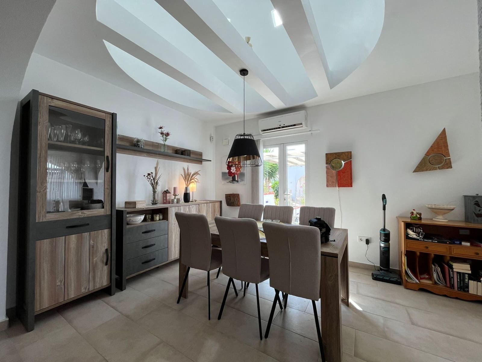 2 slaapkamer Halfvrijstaande villa te koop in Orihuela Costa - € 198.900 (Ref: 9185036)