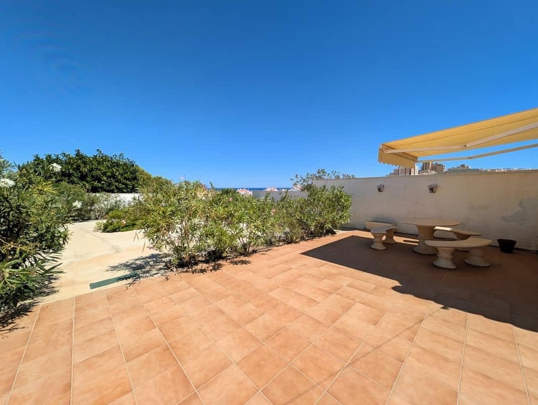 3 soveværelse Semi-Rækkehus til salg i Torrevieja med garage - € 499.000 (Ref: 9228279)