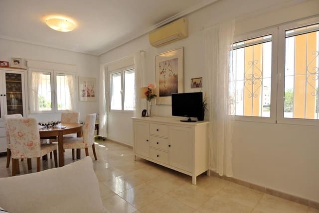 3 soverom Kjedet enebolig til salgs i Torreblanca, Torrevieja med garasje - € 499 000 (Ref: 9228279)