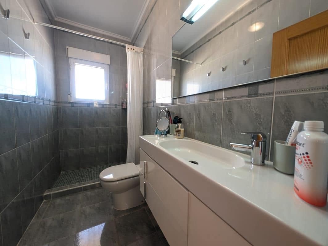 3 soveværelse Semi-Rækkehus til salg i Torrevieja med garage - € 499.000 (Ref: 9228279)