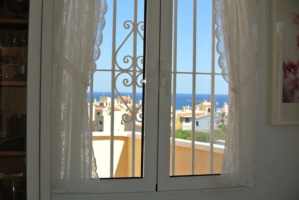 3 soveværelse Semi-Rækkehus til salg i Torrevieja med garage - € 499.000 (Ref: 9228279)