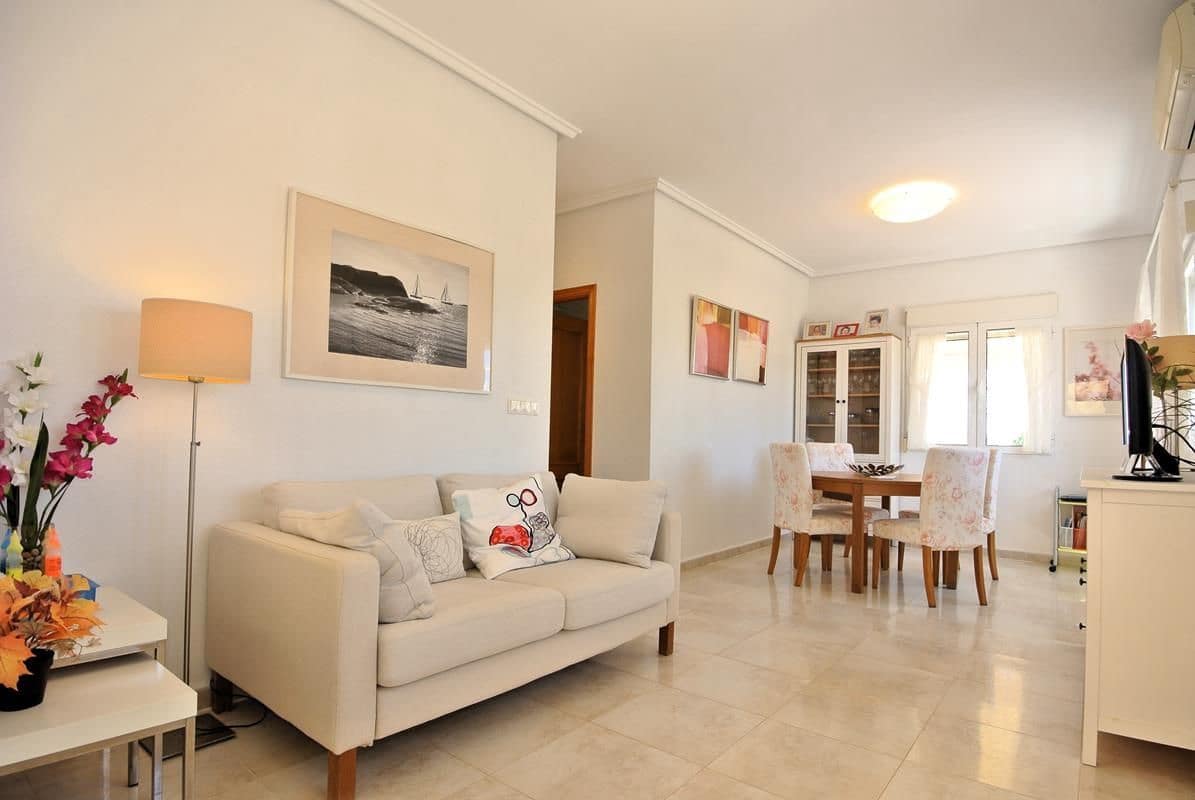 3 soveværelse Semi-Rækkehus til salg i Torrevieja med garage - € 499.000 (Ref: 9228279)