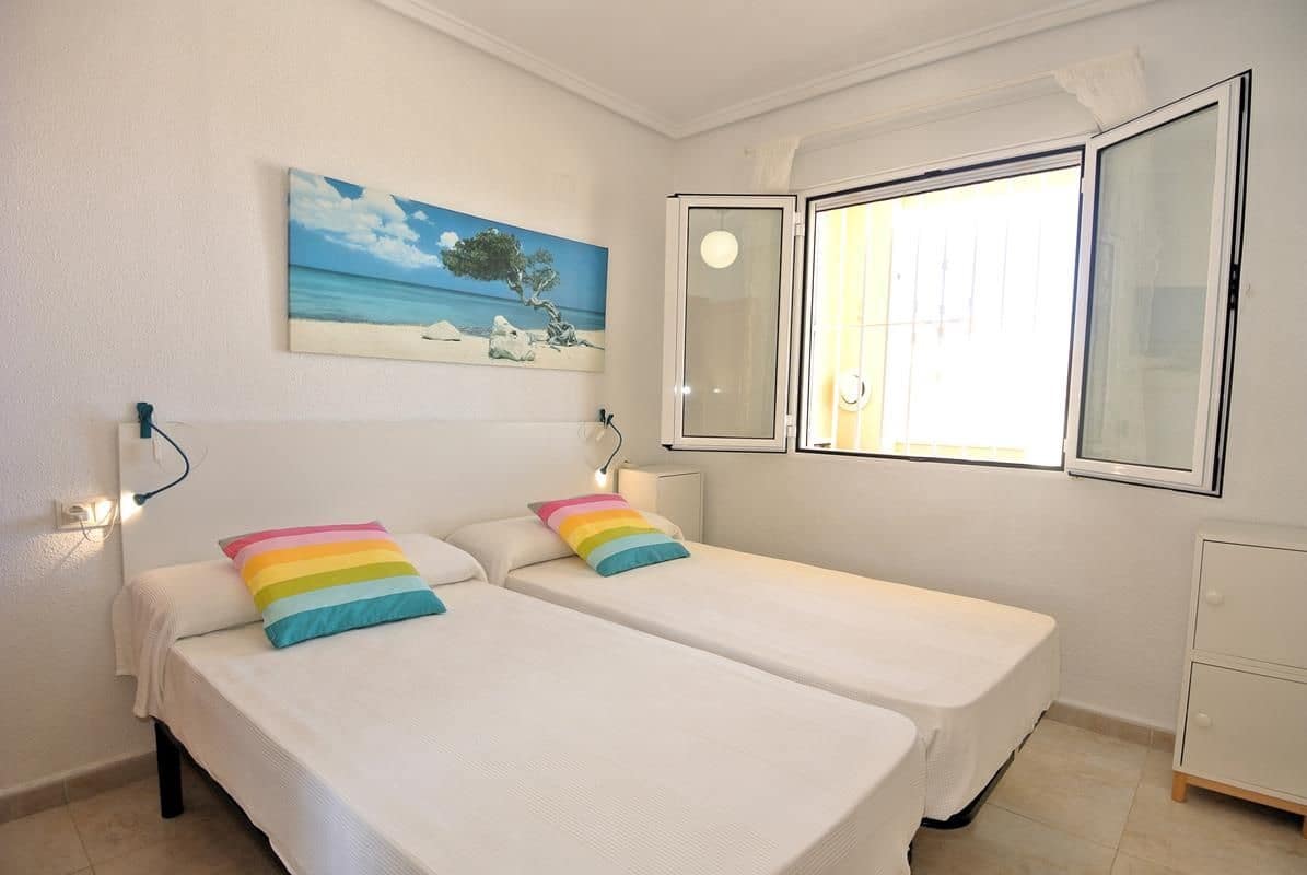 3 soveværelse Semi-Rækkehus til salg i Torrevieja med garage - € 499.000 (Ref: 9228279)