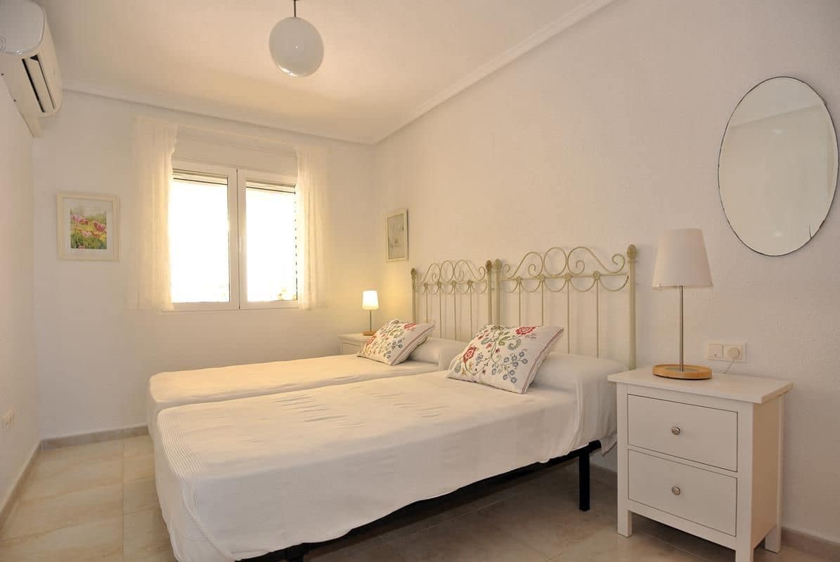 3 soveværelse Semi-Rækkehus til salg i Torrevieja med garage - € 499.000 (Ref: 9228279)