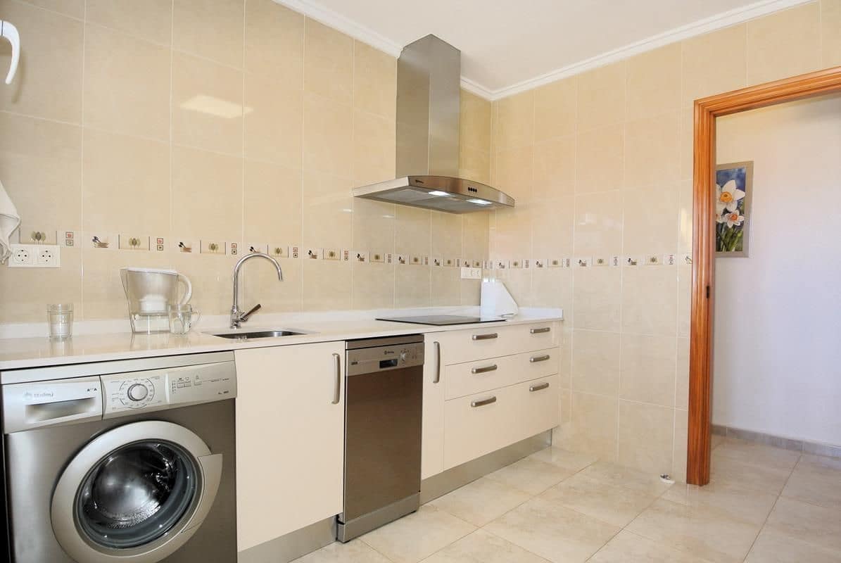 3 soveværelse Semi-Rækkehus til salg i Torrevieja med garage - € 499.000 (Ref: 9228279)