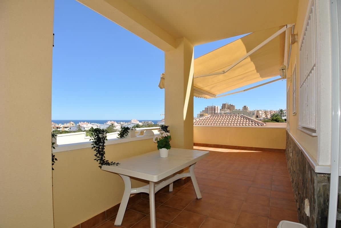 3 soveværelse Semi-Rækkehus til salg i Torrevieja med garage - € 499.000 (Ref: 9228279)