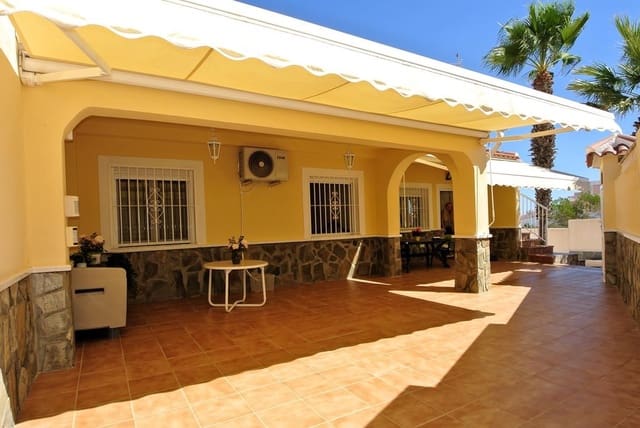 3 soverom Kjedet enebolig til salgs i Torreblanca, Torrevieja med garasje - € 499 000 (Ref: 9228279)