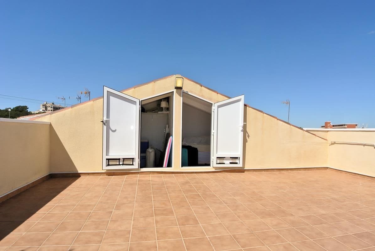 3 soveværelse Semi-Rækkehus til salg i Torrevieja med garage - € 499.000 (Ref: 9228279)