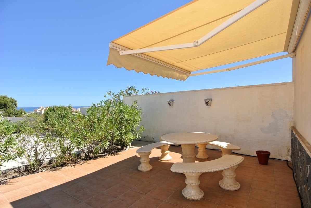 3 soveværelse Semi-Rækkehus til salg i Torrevieja med garage - € 499.000 (Ref: 9228279)