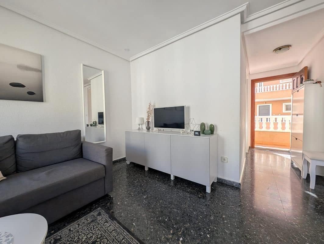 2 bedroom Apartment for sale in Torrevieja with pool - € 139,900 (Ref: 9317249)