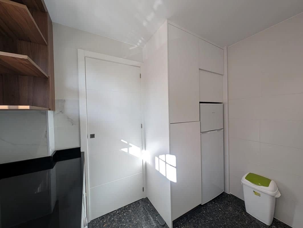 2 bedroom Apartment for sale in Torrevieja with pool - € 139,900 (Ref: 9317249)